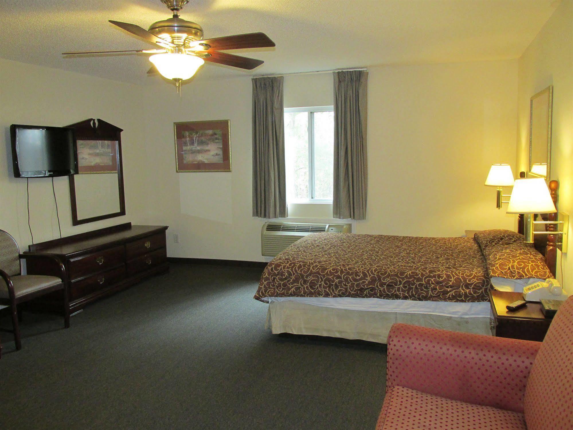 High Falls Inn & Suites Eksteriør bilde