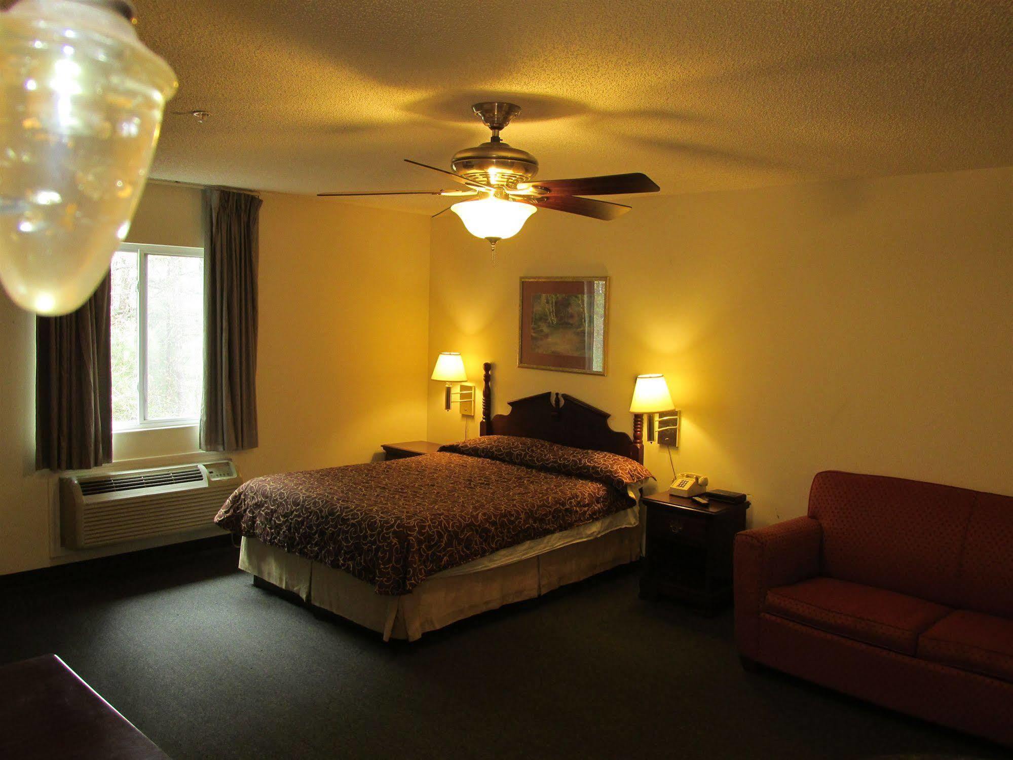High Falls Inn & Suites Eksteriør bilde