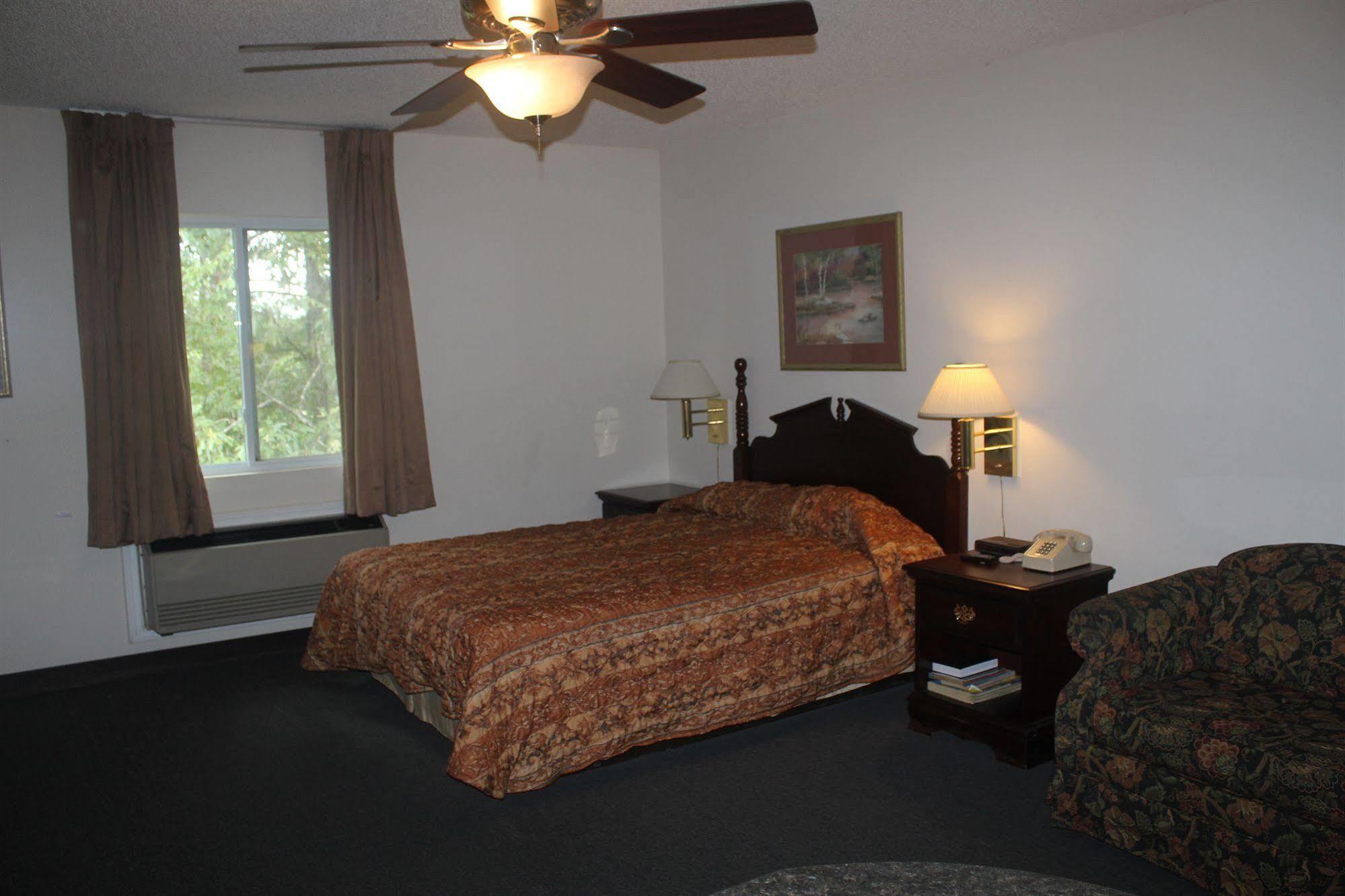 High Falls Inn & Suites Eksteriør bilde